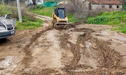 Yağış sonrası belediye ekipleri sahaya indi
