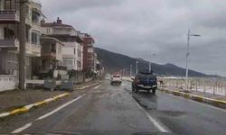 Yalova'da fırtınada dev dalgalar Esenköy kıyılarını dövdü