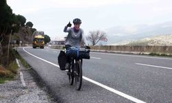 Yeni kültürleri tanımak için Brezilya'dan Çin'e pedal çeviriyor