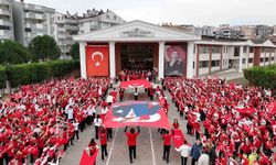 Yer gök kırmızı beyaz