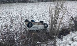 Yozgat'ta direksiyon hakimiyeti kaybedilen araç takla attı