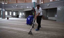 Zonguldak'ta camilerde Ramazan temizliği