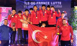 Rizeli güreşçiler Paris’ten madalyalarla dönüyor