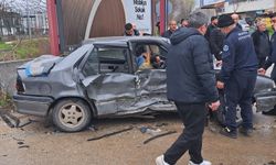 2 aracın karıştığı kazada 4'ü çocuk 9 kişi yaralandı