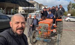 50 yıllık gelenek bozulmadı, traktörle mezarlık ziyareti