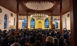 700 yıllık Orhan Camii'nde bayram coşkusu