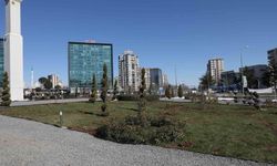 8 bin metrekarelik Dünya Kavşağı çevreci peyzajla yenilendi