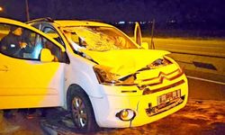 Aksaray'da hafif ticari araç yayaya çarptı: 1'i ağır 2 yaralı