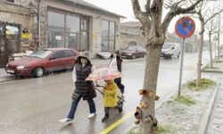 Aksaray'ın Güzelyurt ilçesinde şiddetli yağış etkili oluyor