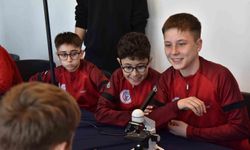 Altıeylül Belediyesporun sporcuları bilim dünyasını keşfetti