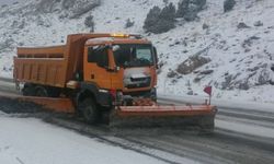 Antalya-Konya karayolunda kar etkisini sürdürüyor
