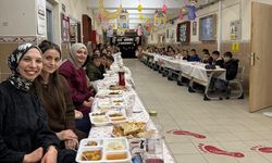 Aydıntepe'de öğretmenler ve öğrenciler iftar sofrasında bir araya geldi