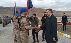 Bakan Çiftçi, asker ve vatandaşlarla bayramlaştı