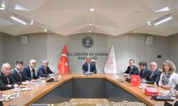 Bakan Ersoy'dan 2026 turizmi için kritik toplantı