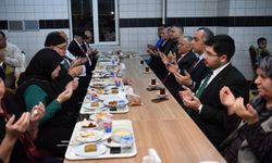 Başkan Büyükkılıç, Cumhurbaşkanı ile bayramlaştı, 'iftara 5 kala' programına ve huzurevi gönül sofrasına katıldı