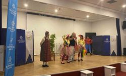 Başkan Çerçioğlu, İncirliova'da çocukları tiyatro ile buluşturdu