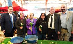 Başkan Dutlulu'dan 8 Mart'a çiçekli kutlama