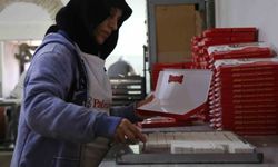 Bayram öncesi imalathanelerde saray helvası mesaisi