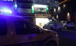 Biber gazıyla kuyumcuya giren maskeli 3 kişi, imitasyon bilezikleri çaldı