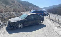 Bilecik'te lastiği patlayan otomobil takla attı: 1 yaralı