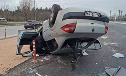 Bursa'da otomobil takla attı: Şans eseri yaralanan olmadı