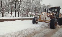 Bursa'nın yüksek kesimlerinde karla mücadele sürüyor