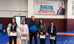 Çataklı öğrencilerden güreş müsabakalarında çifte başarı