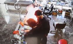 Cep telefonu bomba gibi patlayıp alev aldı: O anlar kamerada