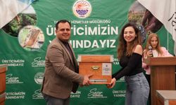 Dalaman Belediyesi'nden genç arıcılara kovan desteği