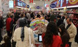 Denizli'de Ramazan Bayramı öncesi indirim kampanyaları yoğun ilgi görüyor