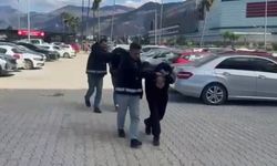 Depremzedelerden çaldıkları klimaları satan 2 şahıs yakayı ele verdi