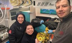 Dünyaya gözlerini ambulansta açtı