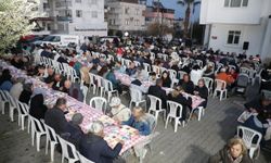 Edremit Belediyesi iftar sofraları Altınoluk'ta kuruldu