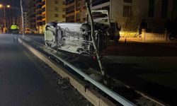 Elazığ'da otomobil yan yattı: 1 yaralı