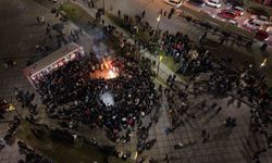 Elazığ'da yüzlerce kişi aynı anda halay çekti: O anlar böyle görüntülendi