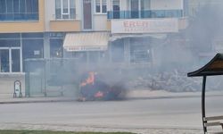 Elektrikli üç tekerlekli motosiklet alev alev yandı