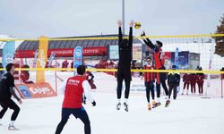 Erciyes'te kar voleybolu heyecanı