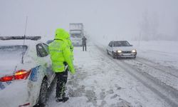 Erzincan güne karla uyandı: Kar ve sis ulaşımı aksattı