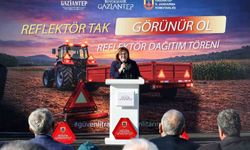 Gaziantep Büyükşehir'in 'Reflektör Tak, Görünür Ol' projesinde ilk dağıtım gerçekleştirildi