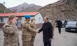 Hakkari Valisi'nden jandarmaya moral ziyareti