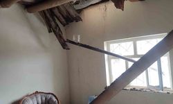 Hakkari'de 6 kişilik ailenin evi çöktü