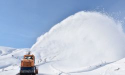 Hakkari'de 74 yerleşim yerinin yolu ulaşıma kapandı