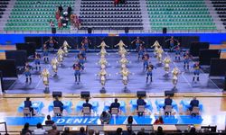 Halk oyunları şöleni izleyenleri mest etti