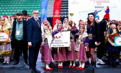 Halk oyunlarında okullar sahne aldı