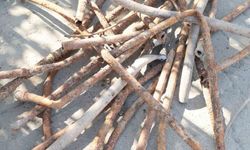 Hatay Büyükşehir Belediyesi, Dörtyol'da pastan tanınmaz hale gelen içme suyu şebeke hattını yeniliyor