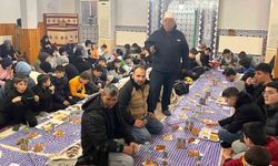 İmam Mustafa Şimşek Emet'te 15 yıldır çocuklara camide iftar veriyor