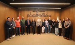 İspanyol misafirlerden İnegöl'ün 'Nöbetçi Kitaphane'lerine tam not