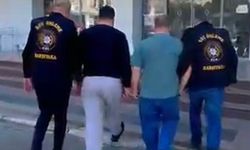 İzmir'de kesinleşmiş hapis cezası bulunan 2 firari yakalandı