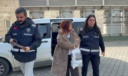 Kadınların kıskançlık kavgası kanlı bitti: Komşusunu yüzünden bıçakladı