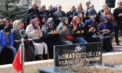 Kahramanmaraş'ta Muhsin Yazıcıoğlu'yla birlikte düşen helikopterde vefat edenler mezarları başında anıldı